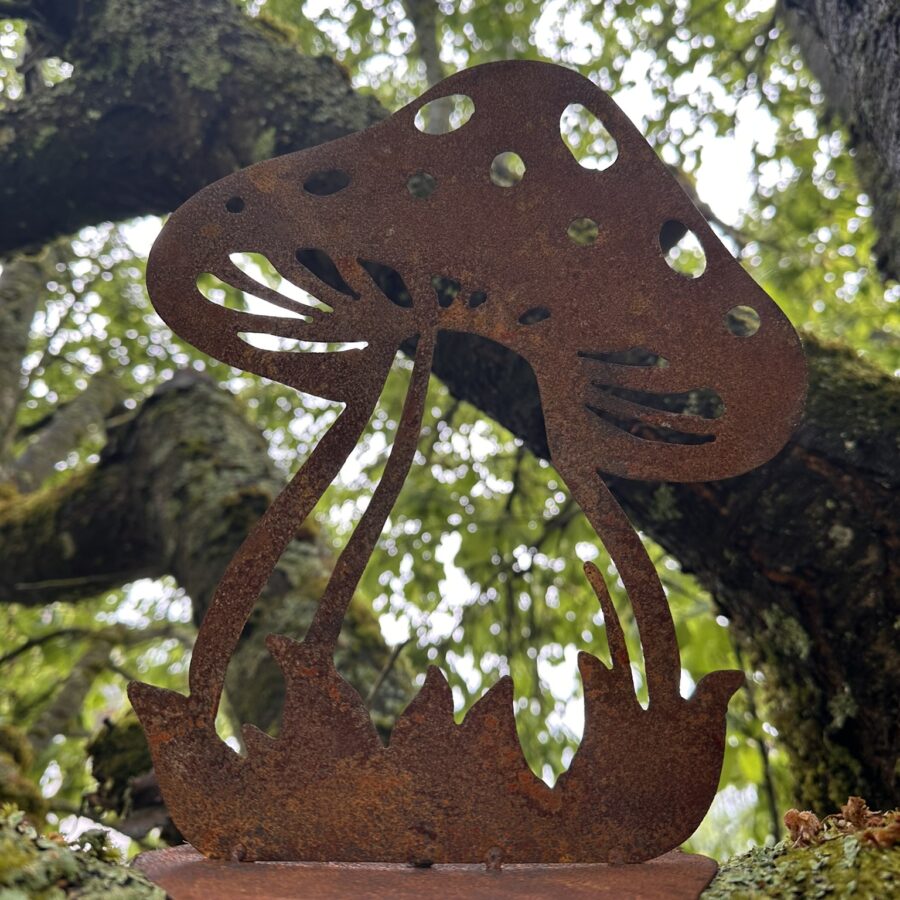 Champignon en métal décoratif
